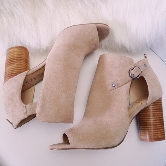 Sole Society Cut Out Bootie Buckle & Stacked Heel - Picture 4 of 8